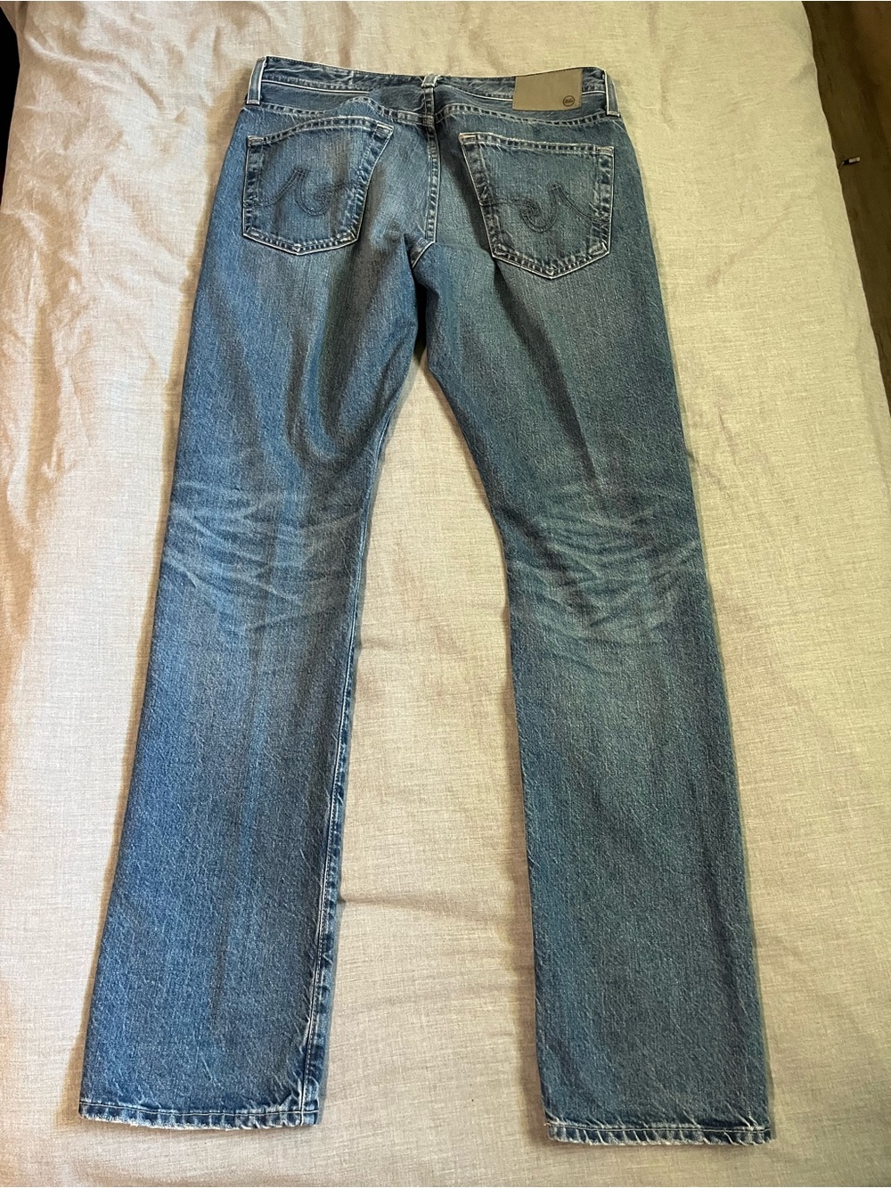 Men's AG ‘The Graduate’ tailored leg jeans. 31x32. Worn once. Paid $200. - Picture 4 of 12